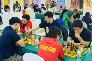 Lê Tuấn Minh có ngôi vô địch cờ siêu chớp năm nay. Ảnh: MINH MINH