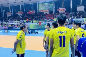 HLV Bùi Huy Châm vẫn đang làm công tác huấn luyện chuyên môn đội nam XSKT Vĩnh Long. Ảnh: MINH MINH