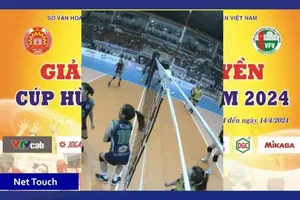 Tình huống đã được chiếu lại từ hệ thống "mắt thần" và các ý kiến khác nhau đã được đưa ra. Ảnh: VTVCAB