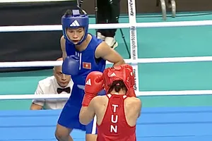 Kim Ánh (xanh) đang là gương mặt được boxing Việt Nam tập luyện kỹ lưỡng nhất hướng tới thi đấu Olympic 2024. Ảnh: IBA