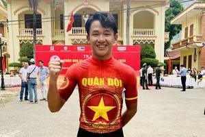 Xuân Lộc rất vui khi đã có kết quả áo Vàng tạm thời trong cuộc đua về Điện Biên Phủ 2024 lần này. Ảnh: MINH MINH