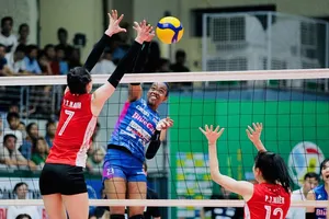 Cầu thủ PFU Blue Cats đã chơi hiệu quả trước hàng chắn của Binh chủng Thông tin Trường Tươi Bình Phước. Ảnh: DŨNG PHƯƠNG