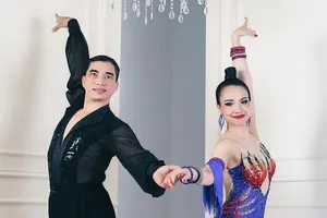 Hai tuyển thủ của Việt Nam đã lên đường tới Đức tranh tài. Ảnh: MỸ TRANG