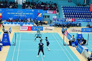 Các tay vợt trẻ TPHCM và Hà Nội đã thi đấu trận chung kết đồng đội nam-nữ hỗn hợp ở giải năm nay. Ảnh: VBF