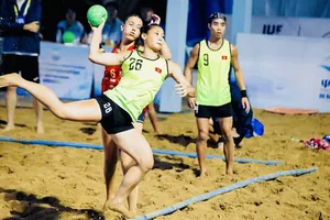 Tuyển thủ bóng ném bãi biển nữ Việt Nam đạt hạng 9 và giành suất dự World Games 2025. Ảnh: IHF