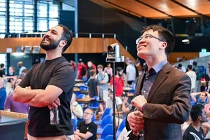 Lê Quang Liêm (phải) đang thi đấu tại Thụy Sỹ. Ảnh: BIELCHESSFESTIVAL