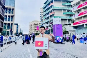 Lê Quốc Phong đang được chuẩn bị chuyên môn để sẵn sàng thi đấu vòng loại trực tiếp nội dung của mình. Ảnh: QUỐC PHONG