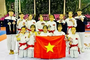 Đội jujitsu trẻ Việt Nam đã giành 2 HCV tại nhóm tuổi U16. Ảnh: TRẦN VĂN