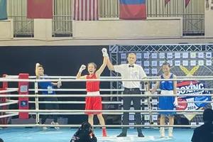 Ngô Ngọc Linh Chi (đỏ) đã có mặt tại Serbia để sẵn sàng ra tranh tài giải vô địch thế giới 2025. Ảnh: ĐÀM CÔNG