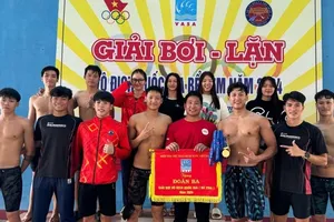 Trần Văn Nguyễn Quốc (hàng dưới, thứ4 từ trái qua) từng thi đấu giải ở năm 2024 và đang bứt phá ở năm nay tại TT-Huế. Ảnh: VASA