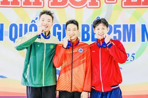 Lương Jeremie Loic Nino (trái) đã thi đấu xuất sắc trong ngày để giúp đội TPHCM vươn lên dẫn đầu về tổng sắp huy chương. Ảnh: VASA