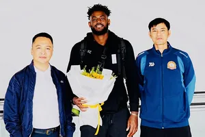 Đội bóng chuyền nam Công an TPHCM đã đón ngoại binh Cuba tới Việt Nam thi đấu giai đoạn thứ nhất giải bóng chuyền vô địch quốc gia 2025. Ảnh: CATPHCM