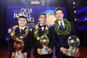 Nguyễn Tiến Linh (giữa) là Gương mặt trẻ Việt Nam triển vọng năm 2024. Ảnh: DŨNG PHƯƠNG