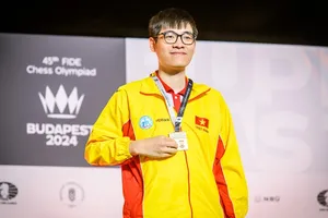 Lê Tuấn Minh đã vinh dự được phần thưởng Gương mặt trẻ Thủ đô tiêu biểu năm 2024. Ảnh: FIDE
