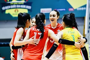 Đội nữ Binh chủng Thông tin đã chiến thắng nhẹ nhàng trước TPHCM để lấy lại tinh thần. Ảnh: DŨNG PHƯƠNG