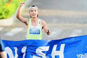 Hoàng Nguyên Thanh bất ngờ xuất hiện tại Phú Quốc và về nhất nội dung marathon - 42km. Ảnh: PQM
