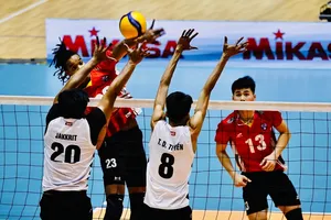 Cầu thủ Thể Công Tân Cảng và Biên Phòng MB đã cống hiến trận bán kết đầy kịch tính cho khán giả. Ảnh: DŨNG PHƯƠNG