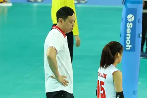 HLV Nguyễn Trọng Linh chưa lên đội tuyển bóng chuyền nữ Việt Nam ở giai đoạn thứ nhất. Ảnh: AVC