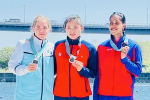 Năm ngoái Diệp Thị Hương (giữa) giành huy chương tại giải vô địch châu Á, năm nay cô tiếp tục có tấm HCB trong giải vô địch châu Á 2025. Ảnh: DUATHUYENVN