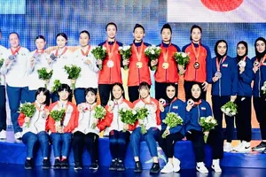 Đội kumite nữ Việt Nam đã thi đấu trận chung kết để chiến thắng, giành HCV. Ảnh: AKF