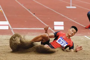Tuyển thủ Tiến Trọng vẫn đang là VĐV nhảy xa nam số 1 Việt Nam nhưng phải nỗ lực hết khả năng mới có cơ hội giành kết quả tốt nhất SEA Games 33 tới đây. Ảnh: TTXVN