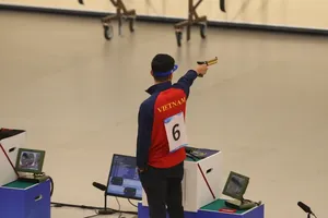 Xạ thủ Phạm Quang Huy không có kết quả tốt nhất ở bài bắn 10m súng ngắn hơi nam. Ảnh: BANSUNGVN