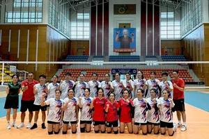 Đội tuyển bóng chuyền nữ trẻ Việt Nam đã quyết định 14 gương mặt chính thức tới Vĩnh Phúc tranh tài. Ảnh: MINH MINH