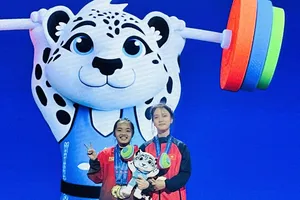 Lực sĩ trẻ Việt Nam đã giành 11 HCV trong các nội dung thi đấu giải vô địch thiếu niên, trẻ châu Á 2025. Ảnh: LƯU VĂN