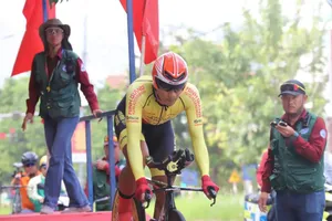 Nguyễn Tuấn Vũ vẫn đang là cua-rơ chủ lực của đội xe đạp đường trường nam TPHCM. Ảnh: GIA MẪN