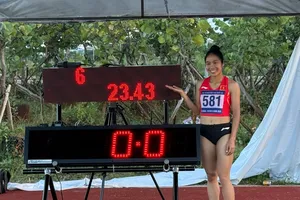 Hà Thị Thu giành HCV 200m nữ cho đội TPHCM trong ngày quyết định. Ảnh: MINH MINH