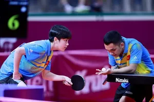 Hai nhà vô địch SEA Games 32-2023 Đinh Anh Hoàng và Trần Mai Ngọc có tên trong danh sách dự kiến tập huấn đội tuyển bóng bàn Việt Nam năm 2025. Ảnh: DŨNG PHƯƠNG