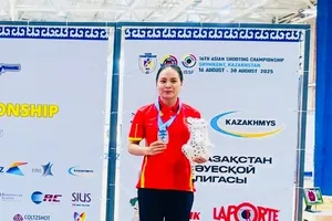 Xạ thủ Trịnh Thu Vinh lần đầu tiên giành HCĐ 25m súng ngắn thể thao giải vô địch châu Á. Ảnh: MINH MINH