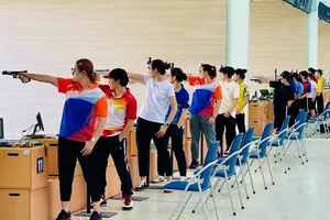 Xạ thủ thi đấu tại giải tay súng xuất sắc quốc gia 2025. Ảnh: VŨ ANH