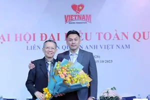 Ông Lưu Tú Bảo (phả) Chủ tịch liên đoàn boxing Việt Nam. Ảnh: BTC đại hội năm 2024. 