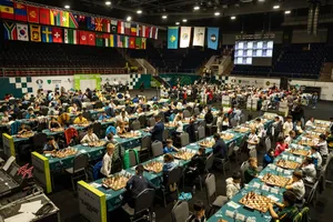 Kỳ thủ toàn thế giới tham dự giải vô địch trẻ 2025 ở Kazakhstan lúc này. Ảnh: FIDE
