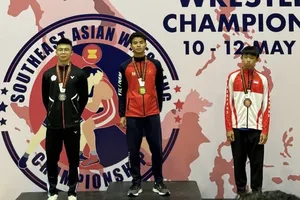 Gương mặt trẻ Lâm Minh Gia Huy (giữa) sẽ tham dự giải vô địch trẻ bãi biển thế giới 2025 và Đại hội thể thao trẻ châu Á 2025. Ảnh: UWW