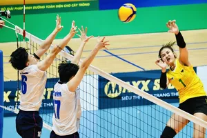 Trà My (1) vẫn là tay đập chủ lực của đội VTV Bình Điền Long An tại giai đoạn thứ 2. Ảnh: DŨNG PHƯƠNG