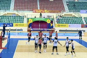 Đội Biên Phòng MB và Công an TPHCM đã thi đấu trận cuối tại vòng bảng. Ảnh: MINH CHIẾN