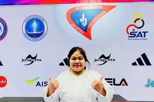 Tuyển thủ Thanh Trúc giành được HCB hạng trên 70kg nữ tại giải vô địch thế giới 2025. Ảnh: BÙI ĐÌNH