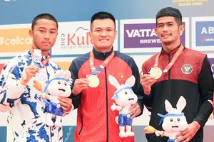 Võ sĩ Bùi Phước Tùng (giữa) đặt mục tiêu bảo vệ HCV tại SEA Games 33-2025 như từng đạt được ở SEA Games 32-2023. Ảnh: ĐOÀN TTVN