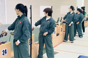 Xạ thủ súng ngắn nữ của đội tuyển bắn súng Việt Nam đã sẵn sàng tranh tài SEA Games 33-2025. Ảnh: THU VINH