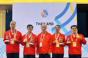 Đại kiện tướng Đào Thiên Hải (thứ 2 từ phải qua) đã giành được HCĐ tại SEA Games 33-2025. Ảnh: MINH MINH