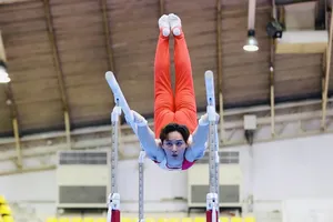 Đinh Phương Thành tiếp tục giành HCV nội dung xà kép tại SEA Games 33-2025. Ảnh: DŨNG PHƯƠNG