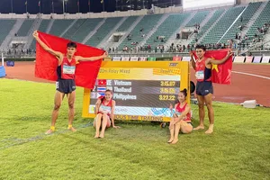 Điền kinh Việt Nam phá kỷ lục SEA Games nội dung tiếp sức 4x400m hỗn hợp nam nữ
