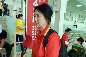 Chuyên gia Mông Cổ của nội dung súng ngắn nữ. Ảnh: MINH CHIẾN