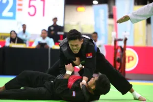 Tấn Sang đã nỗ lực thi đấu trong trận chung kết. Ảnh: DŨNG PHƯƠNG