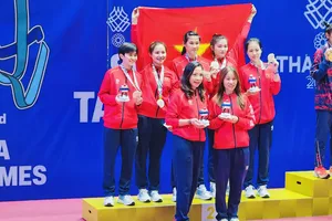 Đội cầu mây nữ Việt Nam giành HCB nội dung regu trong ngày cuối SEA Games 33-2025. Ảnh: THANH SƠN