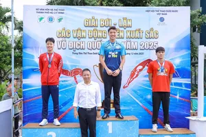 Tuyển thủ Lương Jeremie Loic Nino của đội TPHCM đã giành HCV trong ngày đầu của giải. Ảnh: Vasa