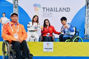 VĐV bơi người khuyết tật Vi Thị Hằng có kết quả tốt tại ASEAN Para Games 13. Ảnh: THÁI DƯƠNG