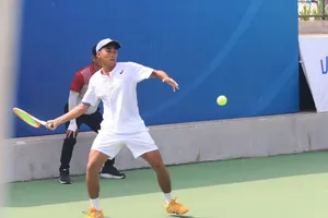 Tay vợt Vũ Hà Minh Đức của quần vợt nam Việt Nam. Ảnh: VTF